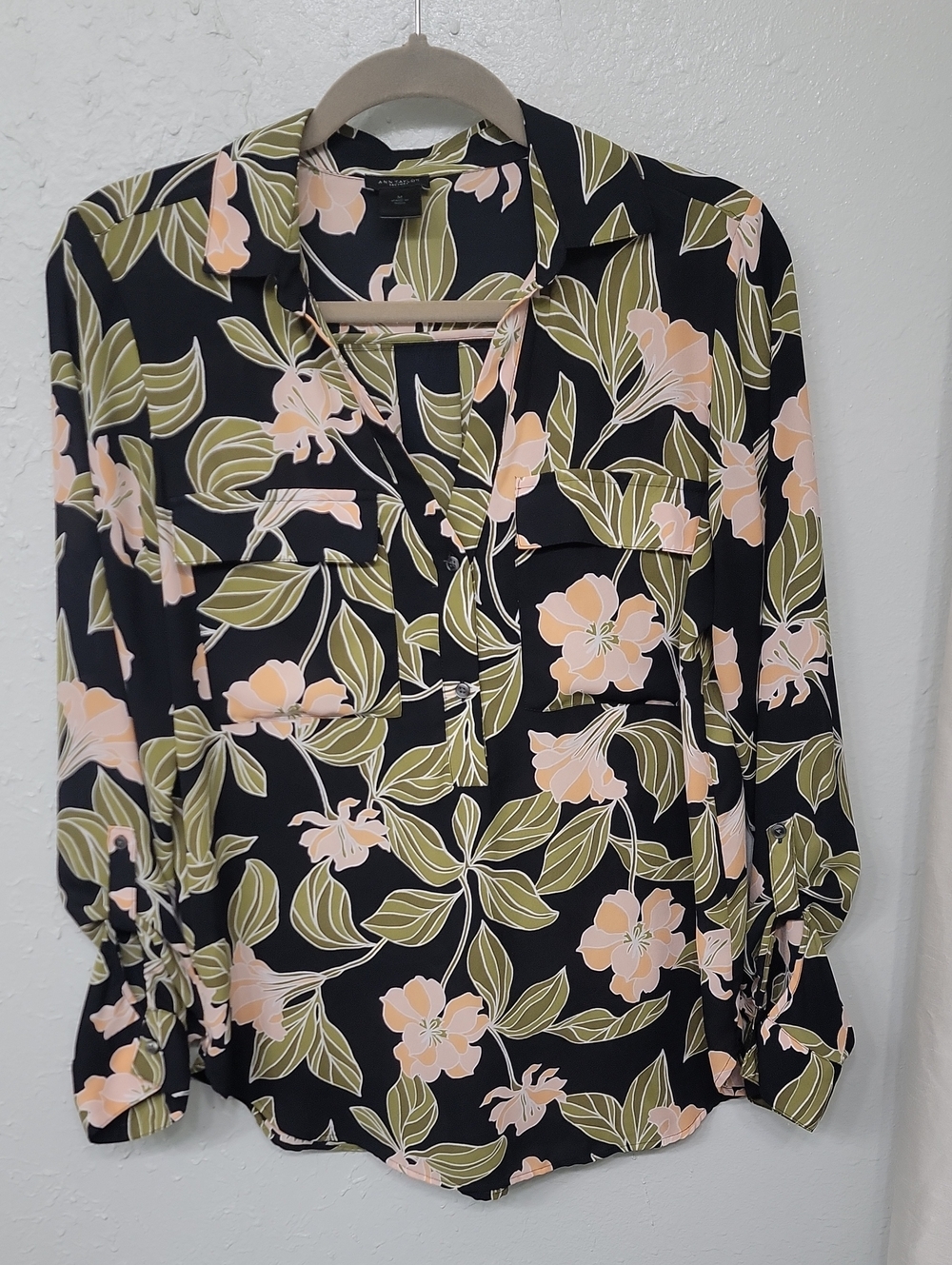 Ann Taylor Black Floral V-Neck Blouse with Peach & Olive Print